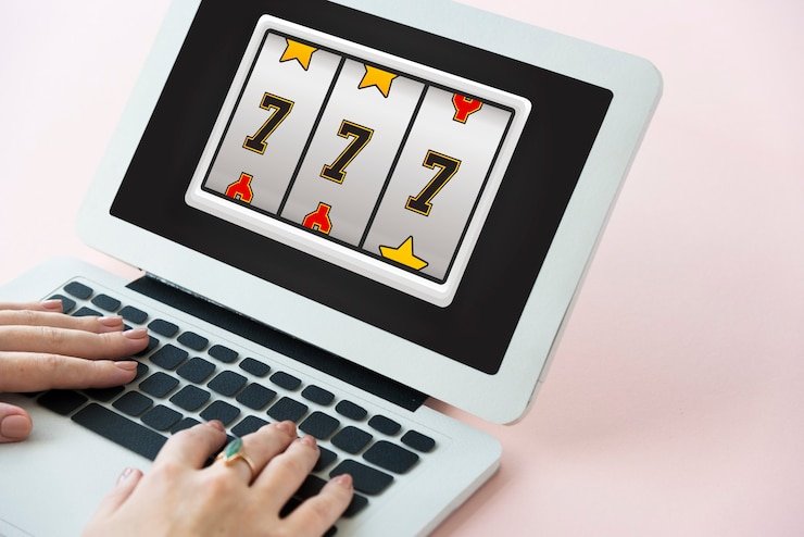 winsortoto link platform interface showing slot and live casino options